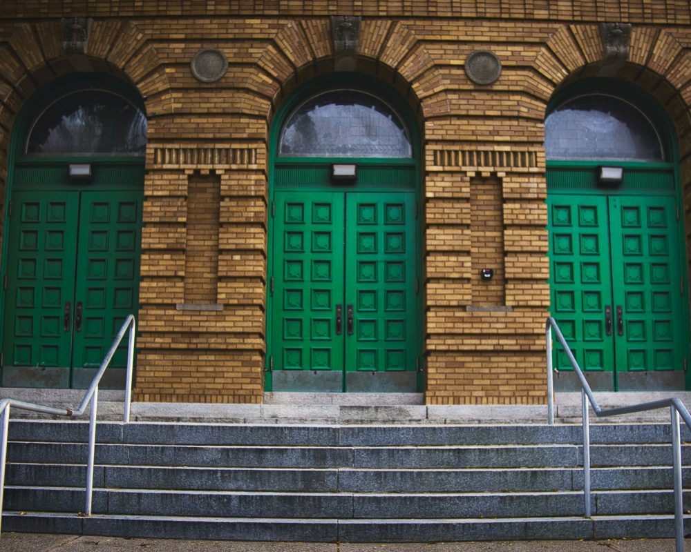 andrew-thornebrooke-ApWU2u5TYOY-unsplash